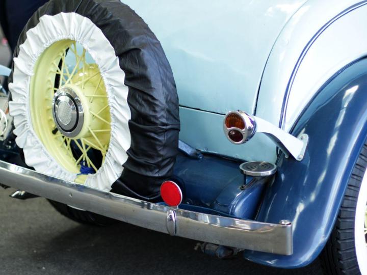 Nous réalisons l'entretien précis et soigné de voitures de collection.