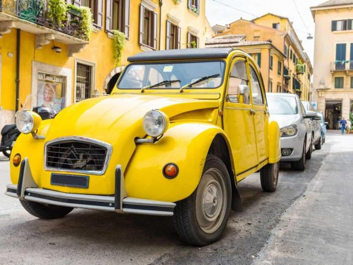 Nous donnons une seconde vie aux Citroën 2 CV.